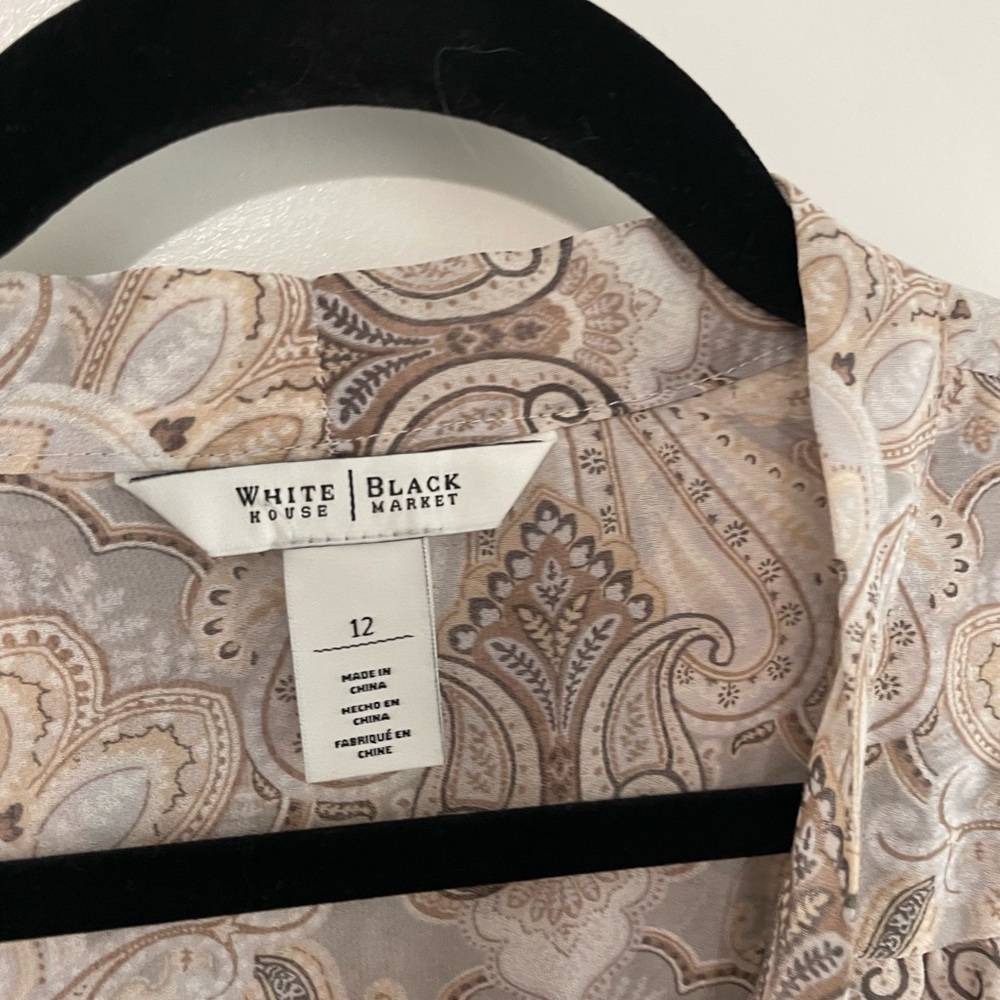 White House Black Market Beige Paisley Tie-Neck Blouse - Picture 5 of 9